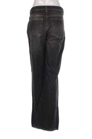 Damskie jeansy Bershka, Rozmiar M, Kolor Czarny, Cena 66,65 zł