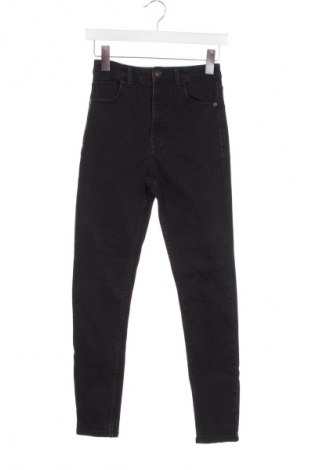Damskie jeansy Bershka, Rozmiar S, Kolor Czarny, Cena 66,67 zł