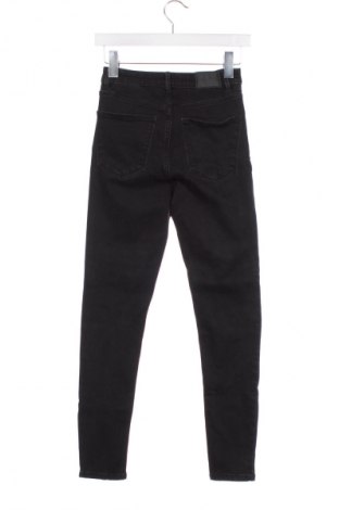 Damskie jeansy Bershka, Rozmiar S, Kolor Czarny, Cena 66,67 zł