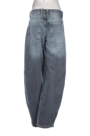 Damskie jeansy Bershka, Rozmiar M, Kolor Niebieski, Cena 66,65 zł