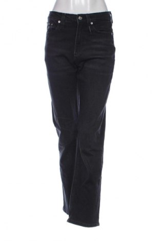 Дамски дънки Calvin Klein Jeans, Размер M, Цвят Черен, Цена 119,99 лв.