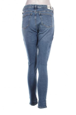 Дамски дънки Calvin Klein Jeans, Размер M, Цвят Син, Цена 98,99 лв.