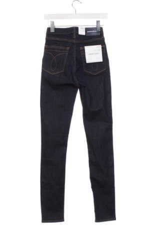 Damskie jeansy Calvin Klein Jeans, Rozmiar M, Kolor Niebieski, Cena 423,68 zł