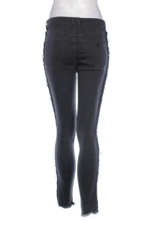 Damskie jeansy Guess, Rozmiar S, Kolor Szary, Cena 172,35 zł