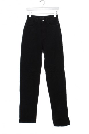 Blugi de femei Pretty Little Thing, Mărime XS, Culoare Negru, Preț 158,99 Lei