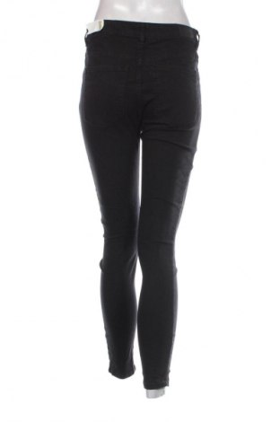 Dámske džínsy  Pull&Bear, Veľkosť L, Farba Čierna, Cena  26,95 €