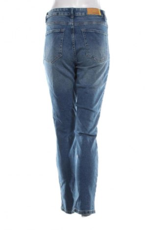 Damskie jeansy Stradivarius, Rozmiar M, Kolor Niebieski, Cena 95,99 zł
