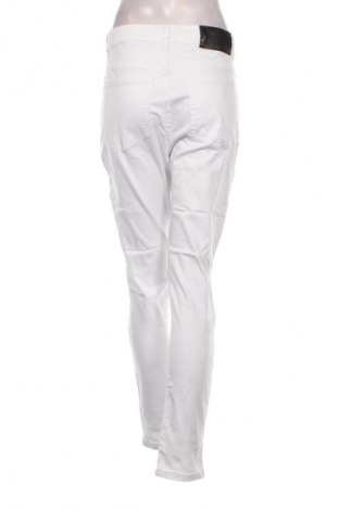 Damen Jeans Unbranded, Größe L, Farbe Weiß, Preis 31,99 €