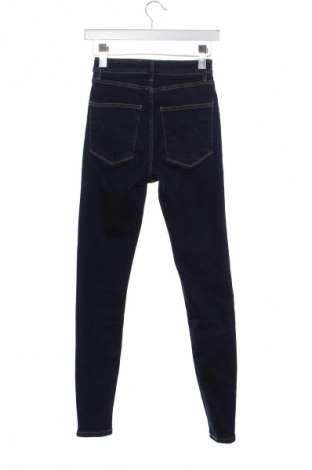 Дамски дънки Zara, Размер XS, Цвят Син, Цена 27,00 лв.