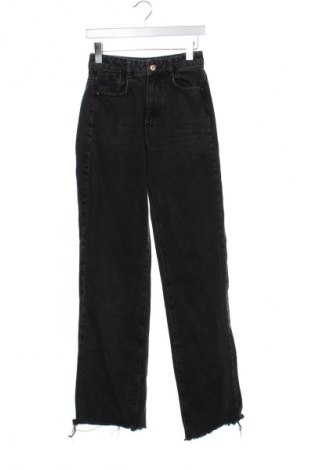 Damskie jeansy Zara, Rozmiar XS, Kolor Czarny, Cena 62,07 zł