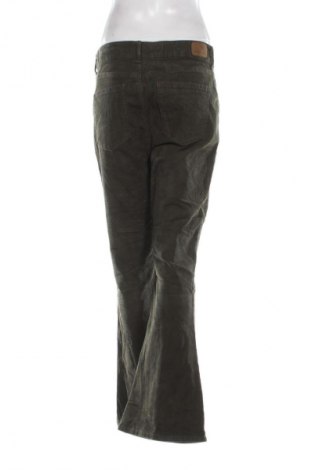 Дамски джинси American Eagle, Размер M, Цвят Зелен, Цена 48,99 лв.