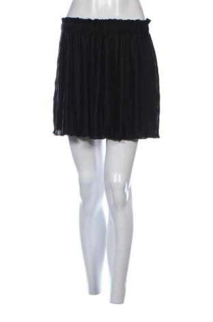 Damen Shorts About You, Größe M, Farbe Schwarz, Preis 31,99 €