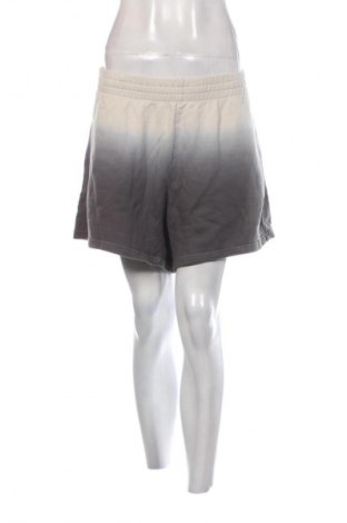 Pantaloni scurți de femei Adidas, Mărime XL, Culoare Multicolor, Preț 265,99 Lei