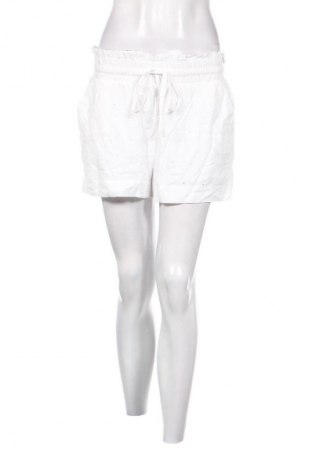 Damen Shorts Beloved, Größe M, Farbe Weiß, Preis 9,72 €