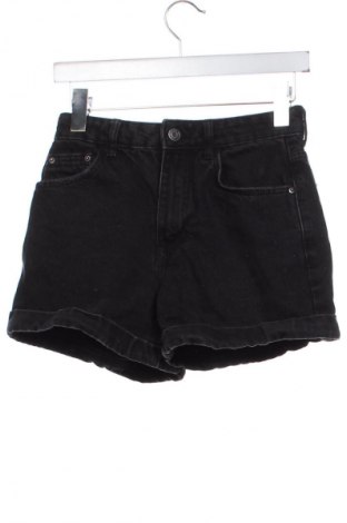 Дамски къс панталон Bershka, Размер XS, Цвят Черен, Цена 19,00 лв.