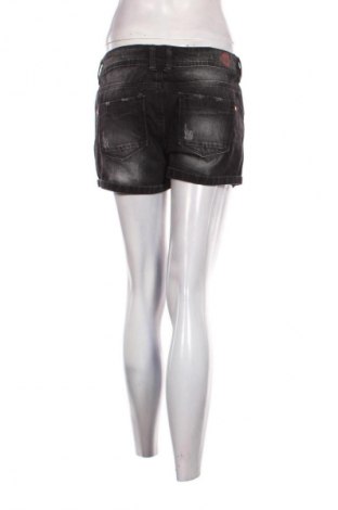 Damen Shorts Bershka, Größe S, Farbe Mehrfarbig, Preis 10,00 €