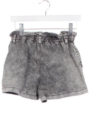 Damen Shorts Clockhouse, Größe XS, Farbe Grau, Preis 9,74 €