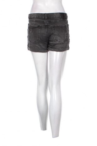 Pantaloni scurți de femei Fb Sister, Mărime M, Culoare Negru, Preț 50,00 Lei