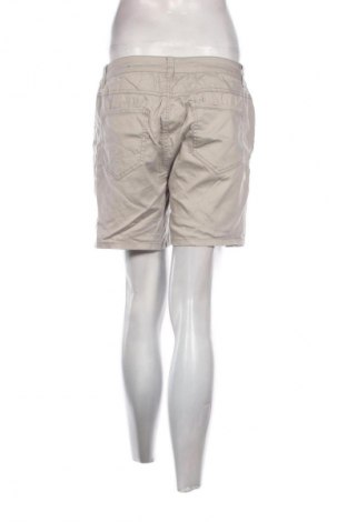 Damen Shorts Flame, Größe M, Farbe Beige, Preis 9,72 €