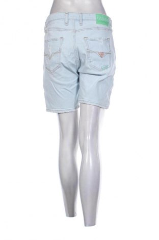 Pantaloni scurți de femei Guess, Mărime M, Culoare Albastru, Preț 118,42 Lei
