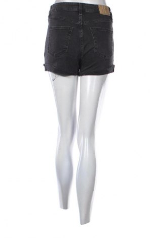 Pantaloni scurți de femei H&M, Mărime S, Culoare Negru, Preț 51,45 Lei