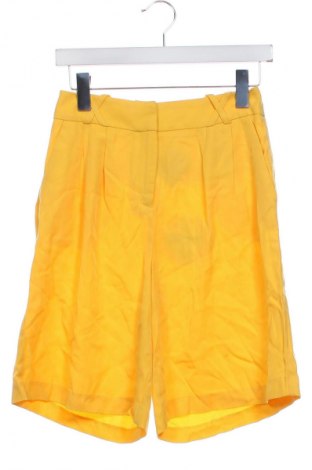 Pantaloni scurți de femei Naf Naf, Mărime XS, Culoare Galben, Preț 202,63 Lei
