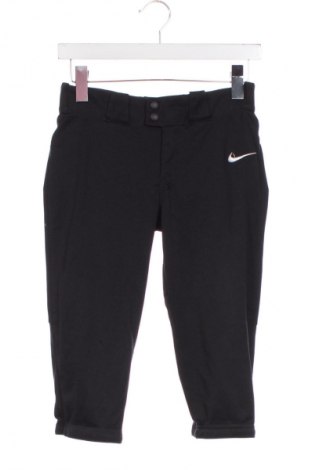 Γυναικείο κοντό παντελόνι Nike, Μέγεθος M, Χρώμα Μαύρο, Τιμή 21,99 €