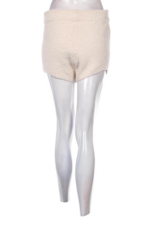 Damen Shorts Pretty Little Thing, Größe M, Farbe Ecru, Preis € 9,72