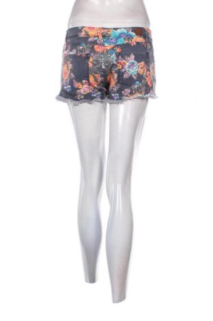 Pantaloni scurți de femei Roxy, Mărime S, Culoare Multicolor, Preț 71,99 Lei