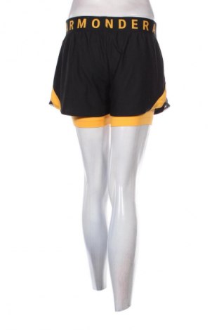 Дамски къс панталон Under Armour, Размер M, Цвят Многоцветен, Цена 34,00 лв.