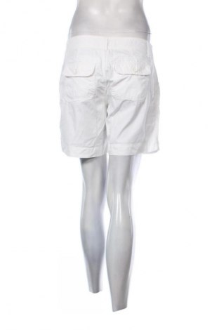 Damen Shorts Yessica, Größe M, Farbe Weiß, Preis 9,72 €