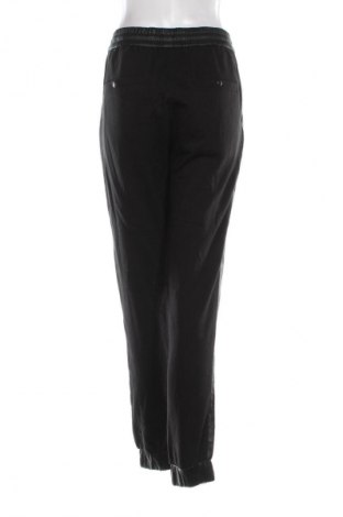 Дамски клин Trussardi Jeans, Размер L, Цвят Черен, Цена 48,99 лв.