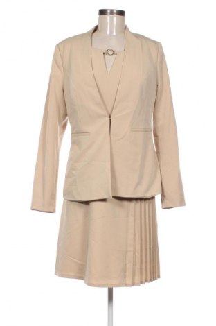 Costum de femei Orsay, Mărime M, Culoare Bej, Preț 232,00 Lei