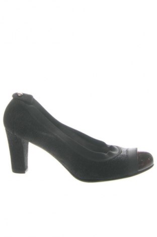 Дамски обувки Stuart Weitzman, Размер 38, Цвят Черен, Цена 133,30 лв.