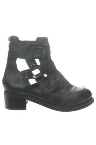 Dámské boty  Topshop, Velikost 40, Barva Černá, Cena  2 104,00 Kč