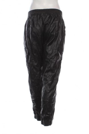 Damenhose Bershka, Größe L, Farbe Schwarz, Preis 20,99 €