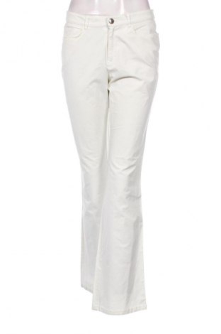 Damenhose Betty Barclay, Größe M, Farbe Ecru, Preis 32,00 €