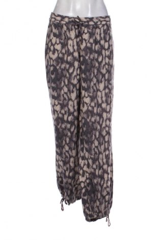 Pantaloni de femei H&M, Mărime XXL, Culoare Multicolor, Preț 77,17 Lei