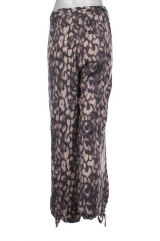 Pantaloni de femei H&M, Mărime XXL, Culoare Multicolor, Preț 77,17 Lei