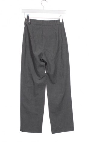 Γυναικείο παντελόνι Pull&Bear, Μέγεθος XS, Χρώμα Γκρί, Τιμή 24,55 €