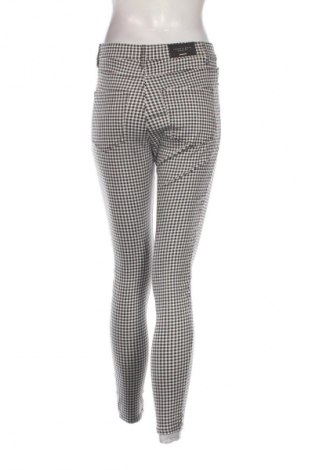 Damenhose Stradivarius, Größe M, Farbe Mehrfarbig, Preis 15,00 €