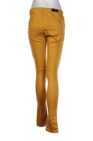 Pantaloni de femei Vero Moda, Mărime M, Culoare Galben, Preț 71,00 Lei
