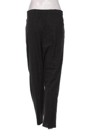 Pantaloni de femei Zara, Mărime XL, Culoare Negru, Preț 93,99 Lei