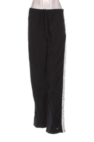 Női sport nadrág Nike, Méret M, Szín Sokszínű, Ár 11 099 Ft