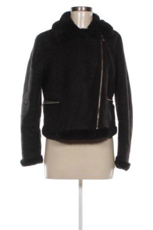 Дамско яке Pull&Bear, Размер XL, Цвят Черен, Цена 51,99 лв.
