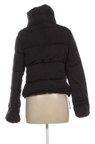 Dámska bunda  Stradivarius, Veľkosť M, Farba Čierna, Cena  26,95 €