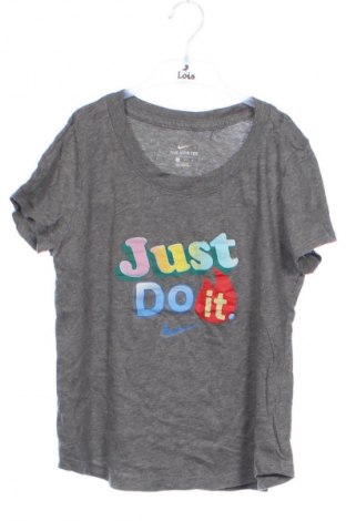 Παιδικό μπλουζάκι Nike, Μέγεθος 14-15y/ 168-170 εκ., Χρώμα Γκρί, Τιμή 15,99 €