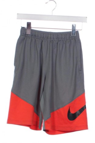 Kinder Shorts Nike, Größe 8-9y/ 134-140 cm, Farbe Mehrfarbig, Preis 13,81 €