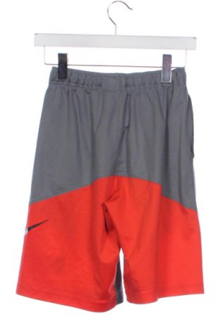 Kinder Shorts Nike, Größe 8-9y/ 134-140 cm, Farbe Mehrfarbig, Preis 13,81 €