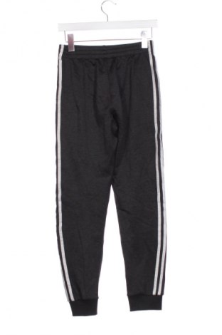 Dětské tepláky Adidas, Velikost 14-15y/ 168-170 cm, Barva Šedá, Cena  549,00 Kč